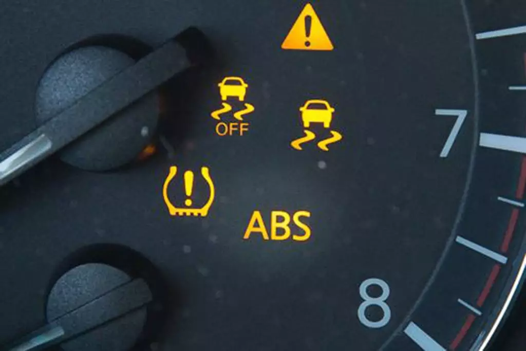 Kích hoạt hệ thống ABS trên ô tô